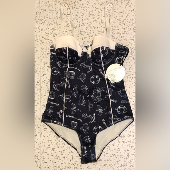 Hell Bunny Vintage Inspired bathing suit - Picture 4 of 12